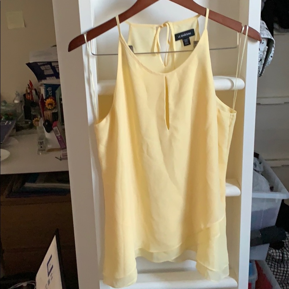 Le Chateau top yellow size M